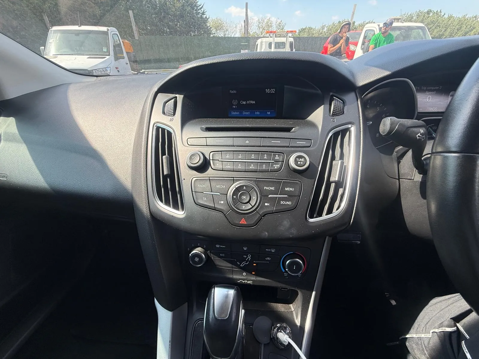 vehicle-media-12
