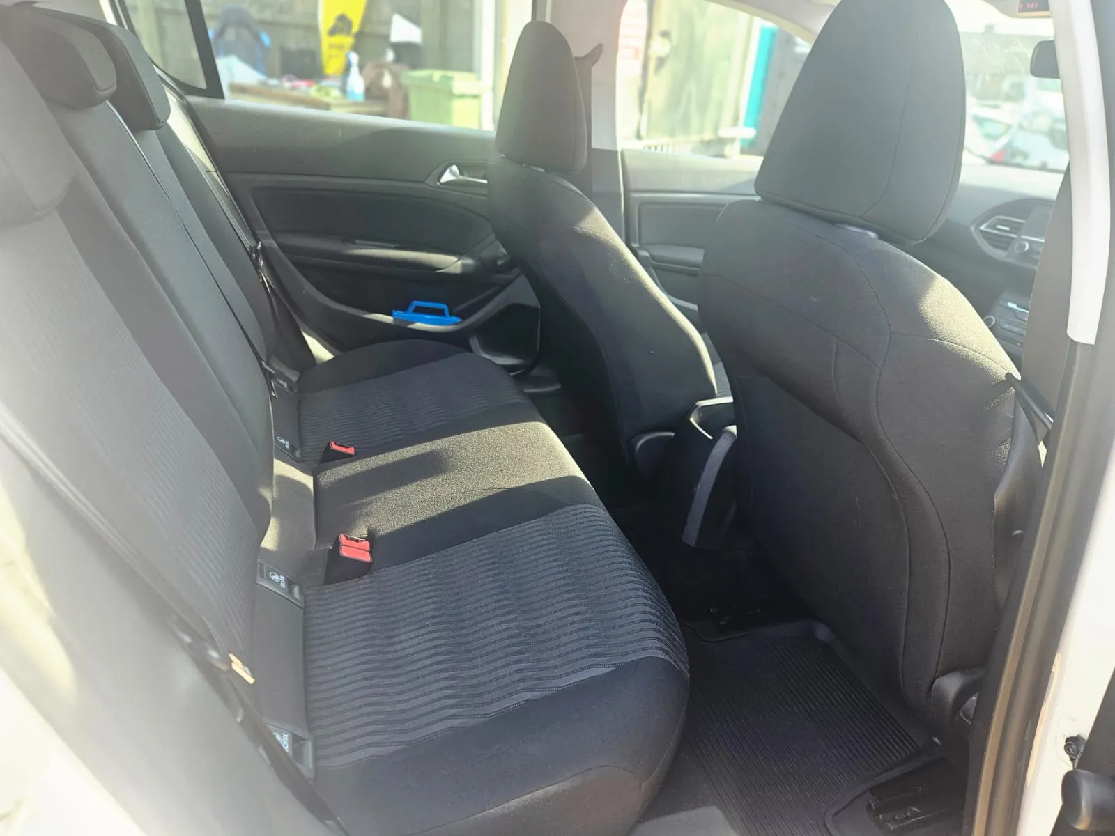 vehicle-media-12