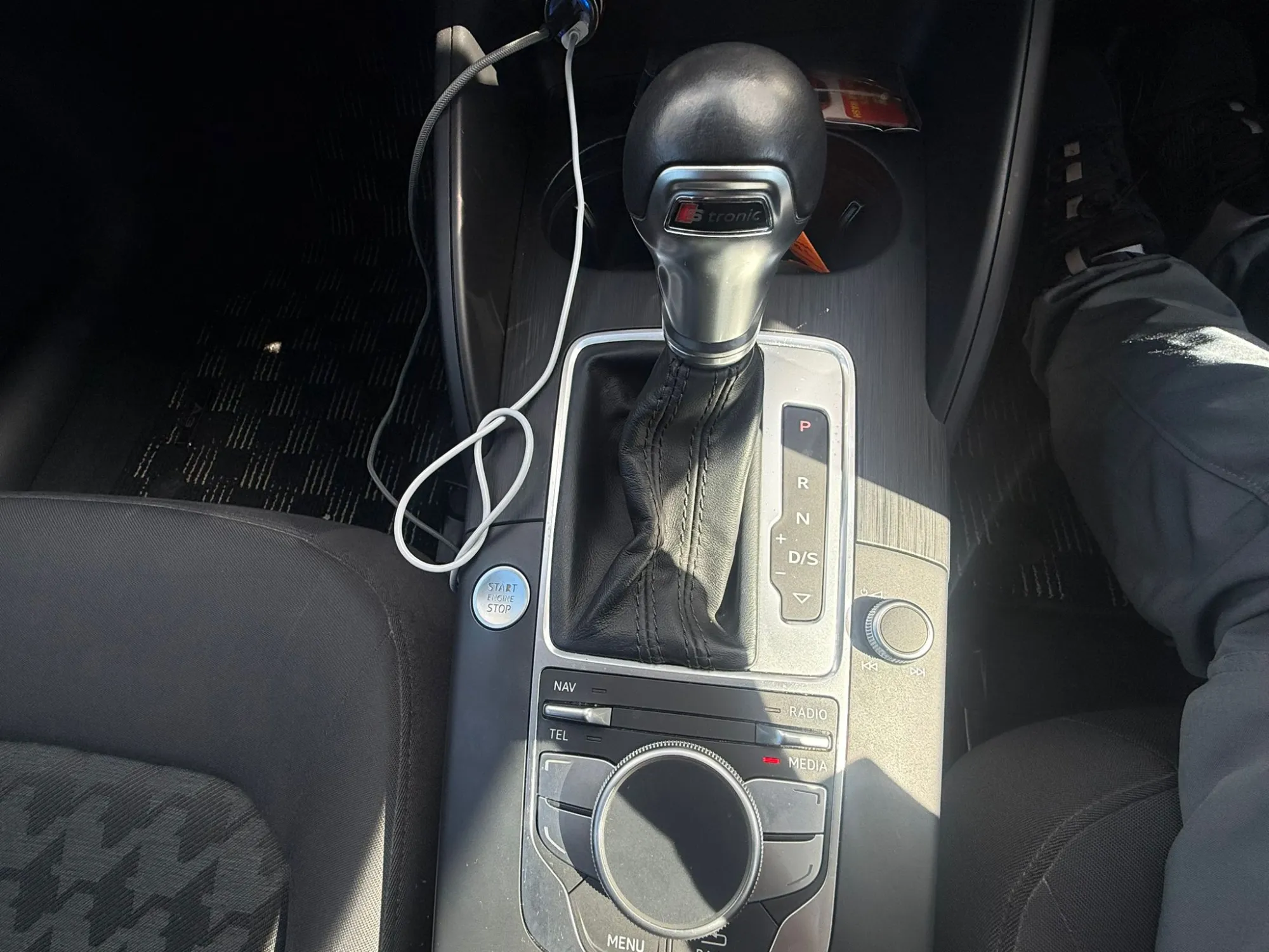 vehicle-media-30
