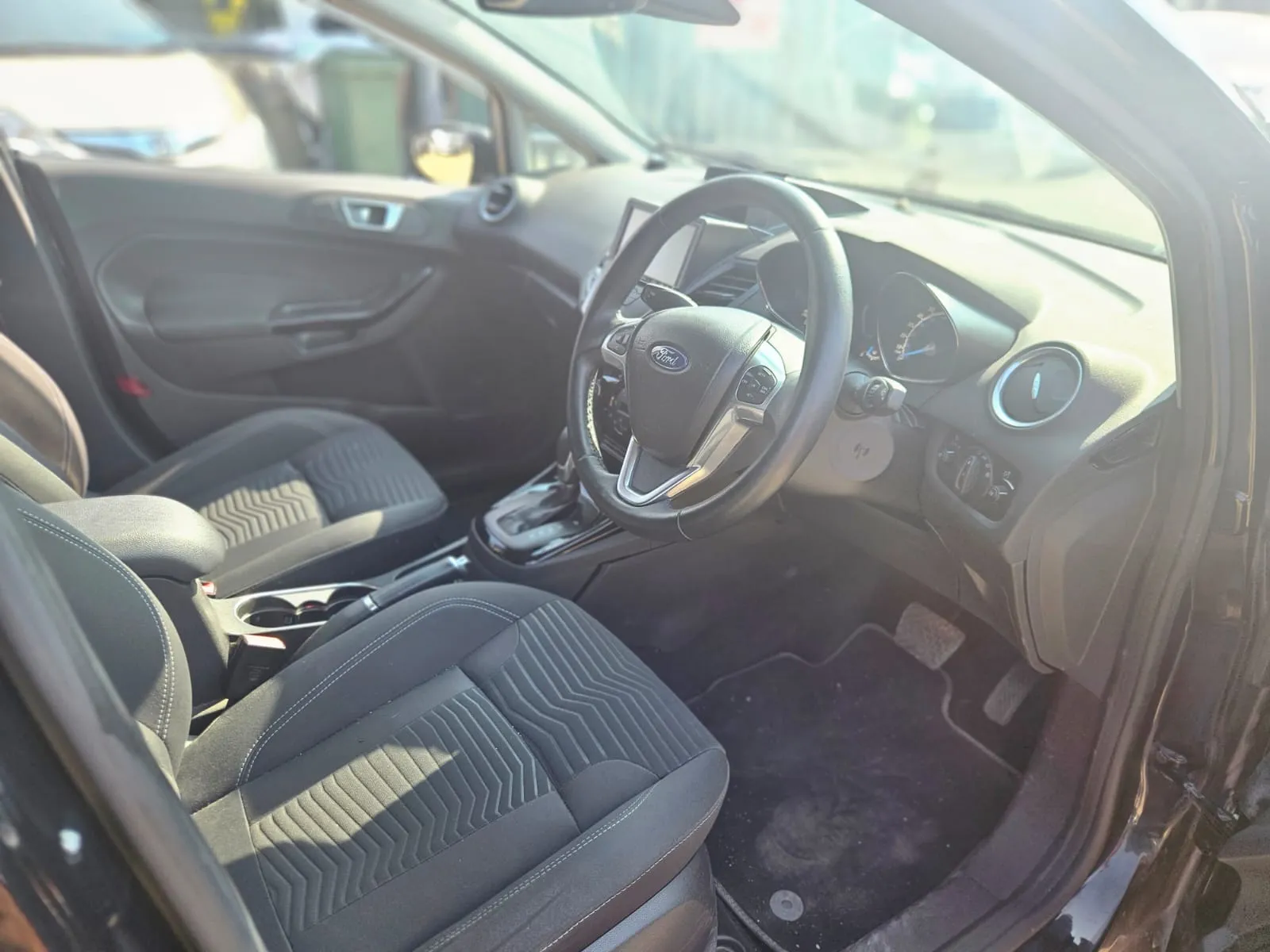 vehicle-media-19