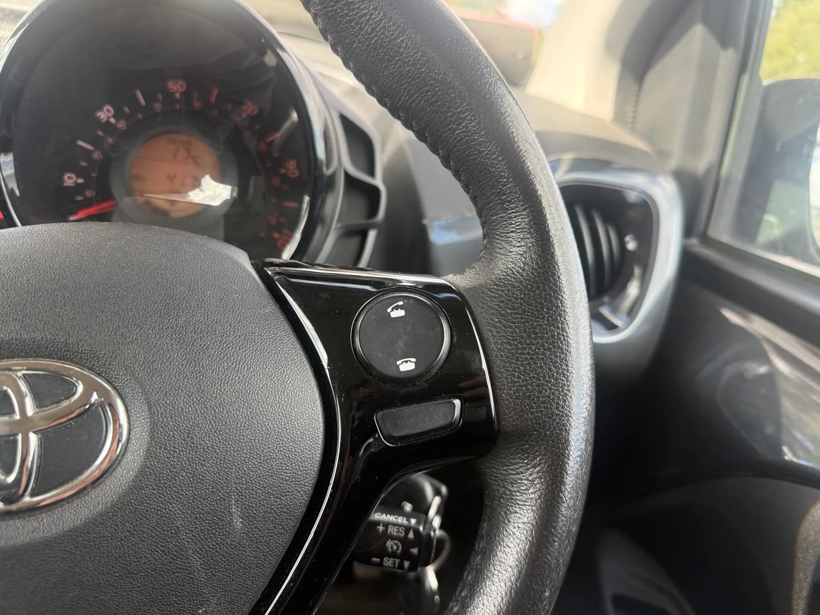 vehicle-media-27