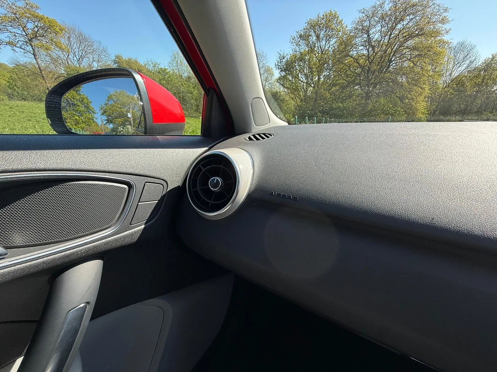 vehicle-media-30