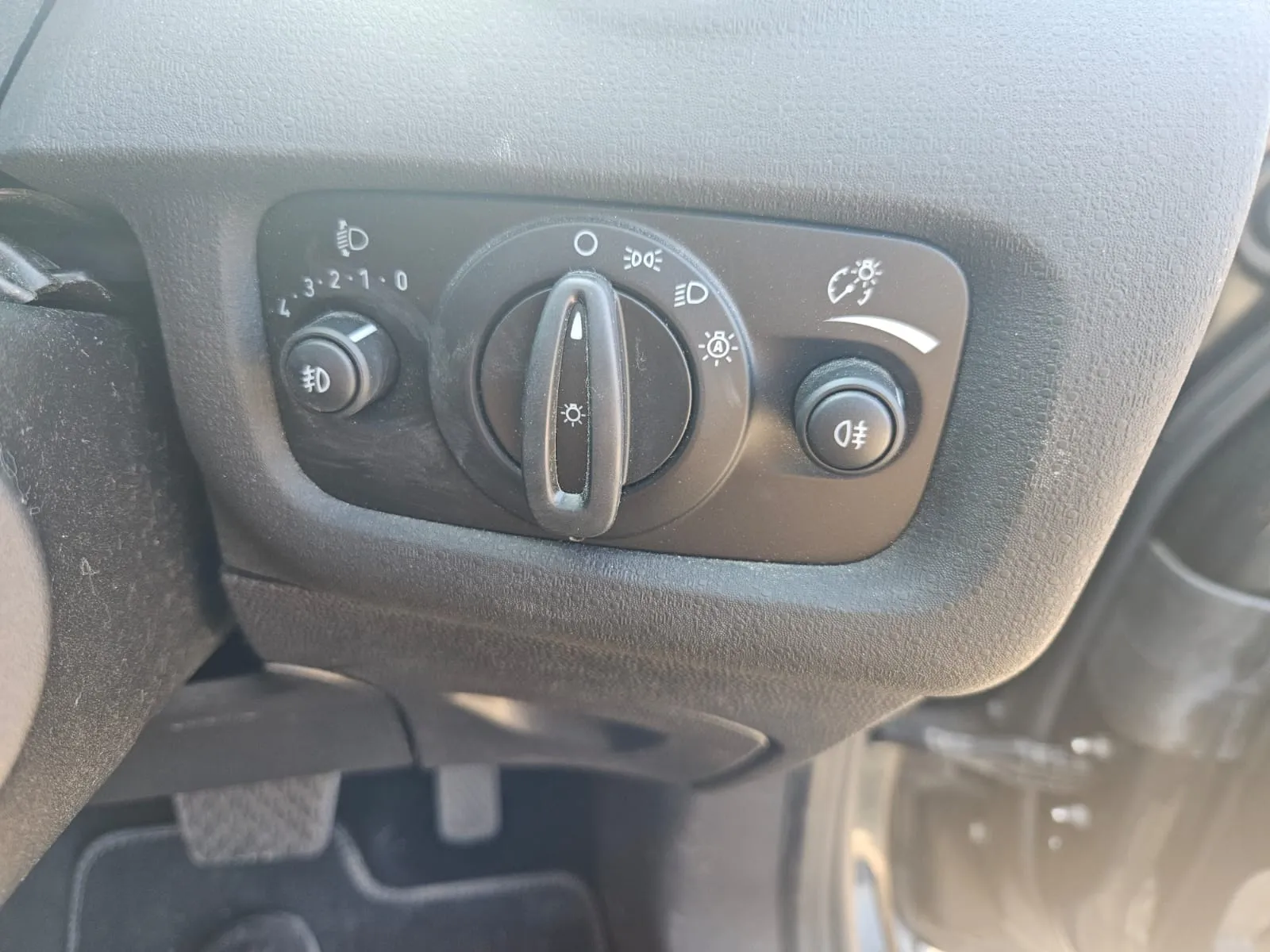 vehicle-media-23