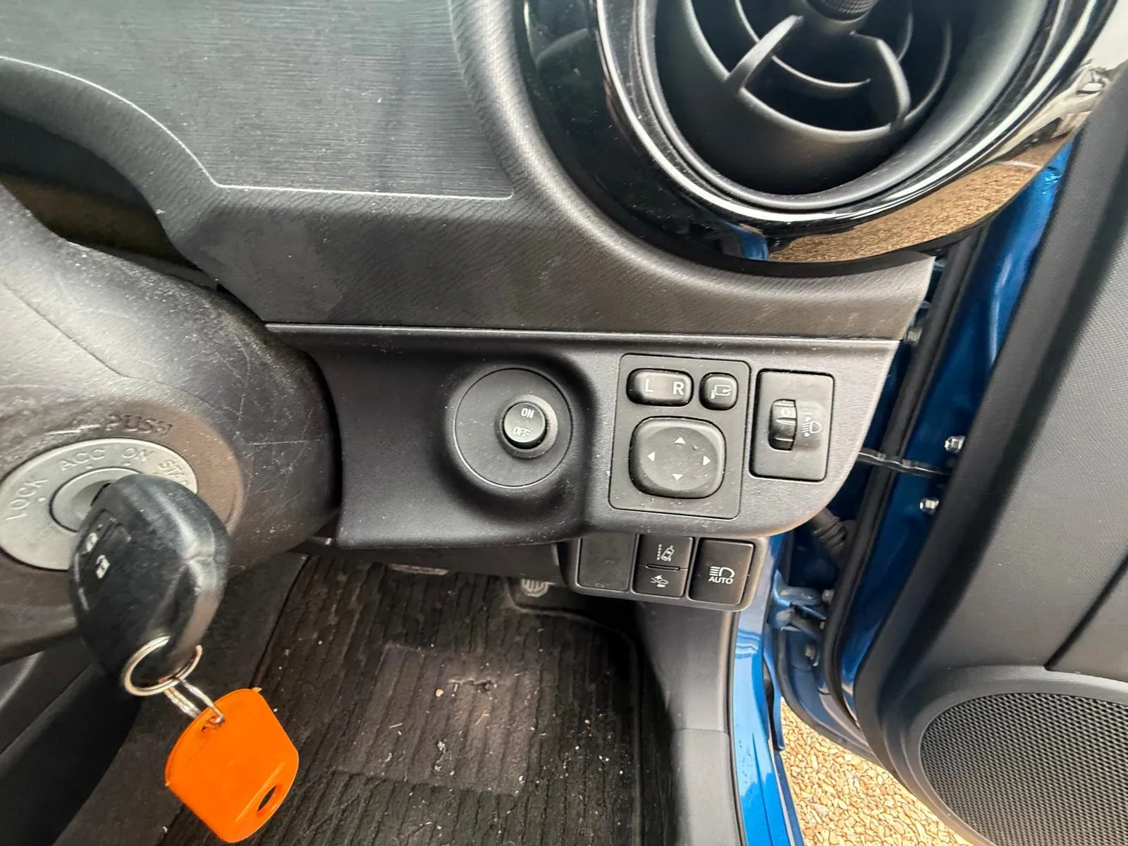 vehicle-media-30