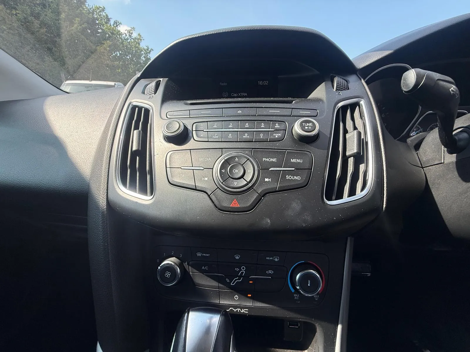 vehicle-media-11
