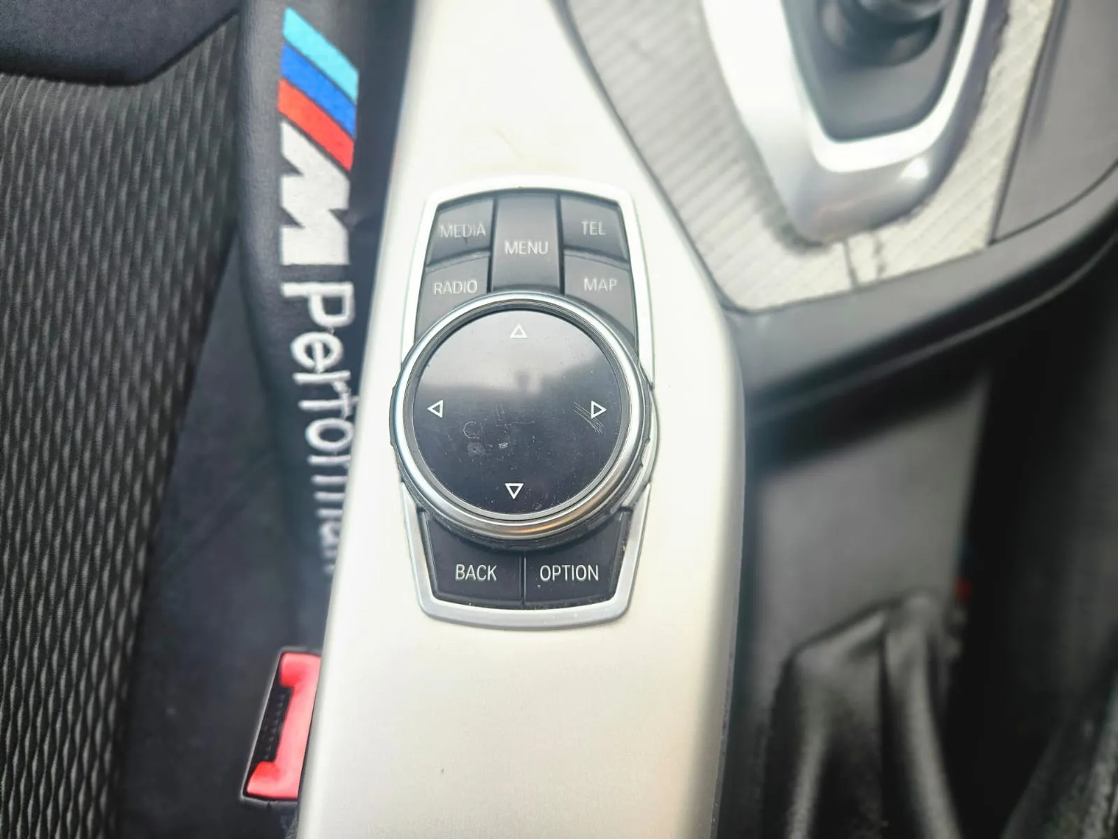 vehicle-media-30