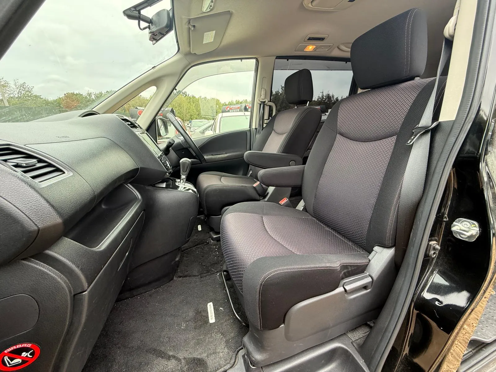 vehicle-media-28
