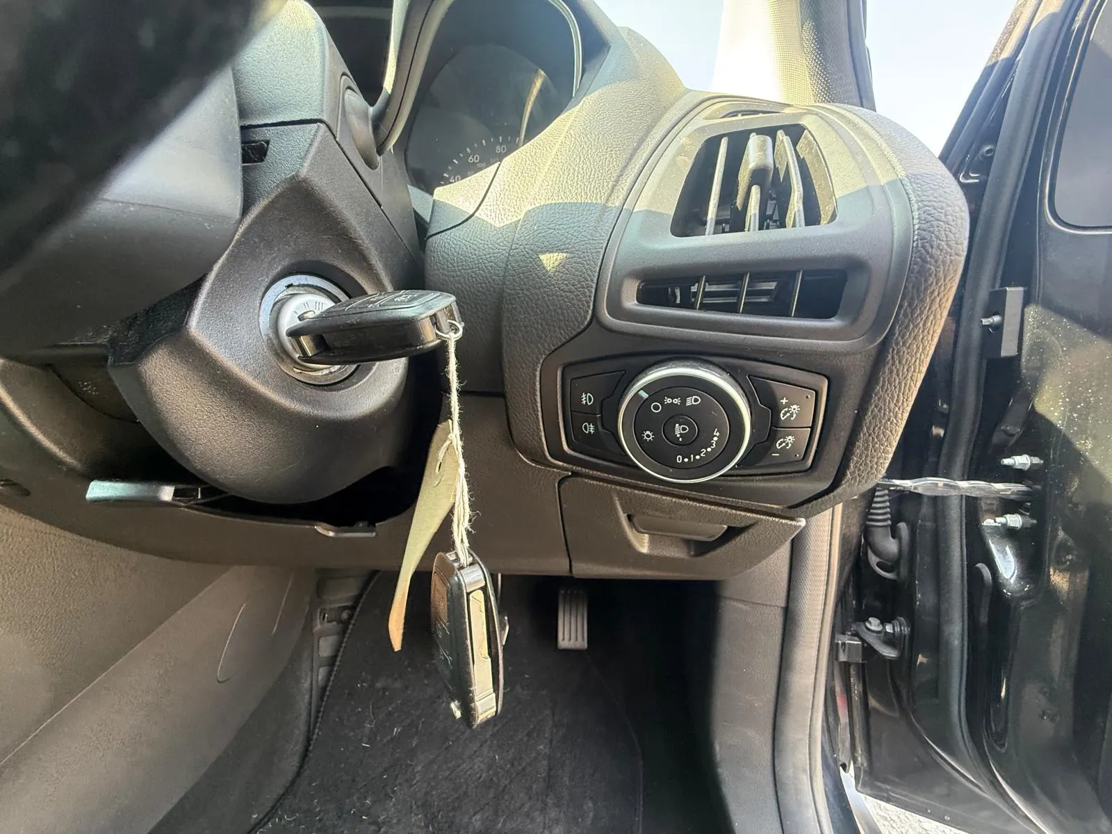 vehicle-media-14