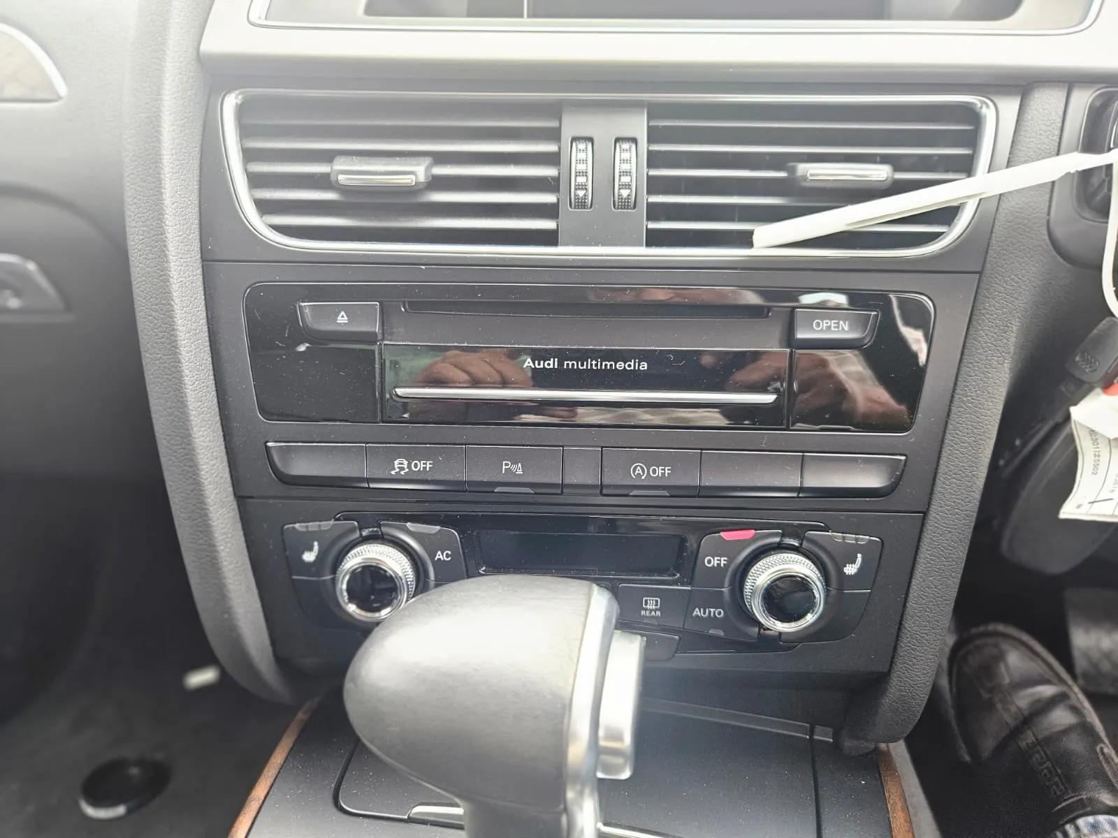 vehicle-media-23