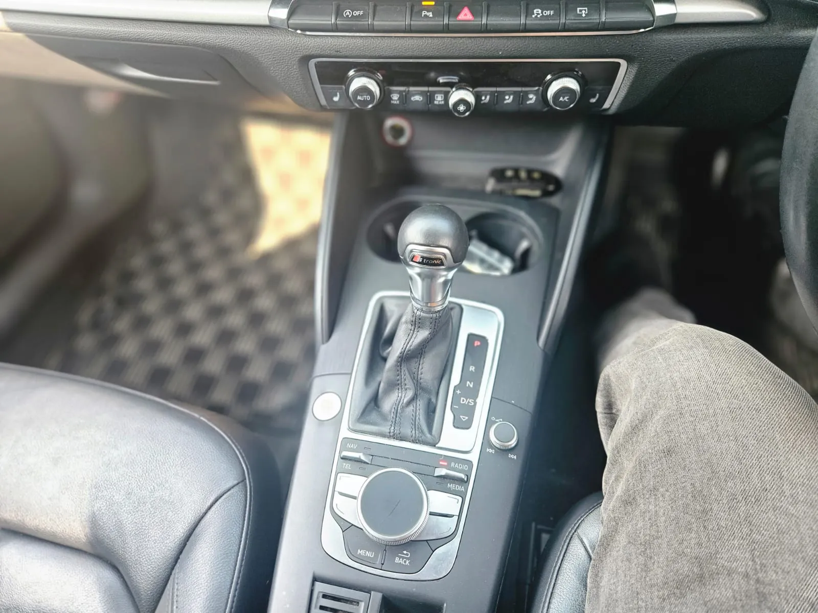 vehicle-media-28