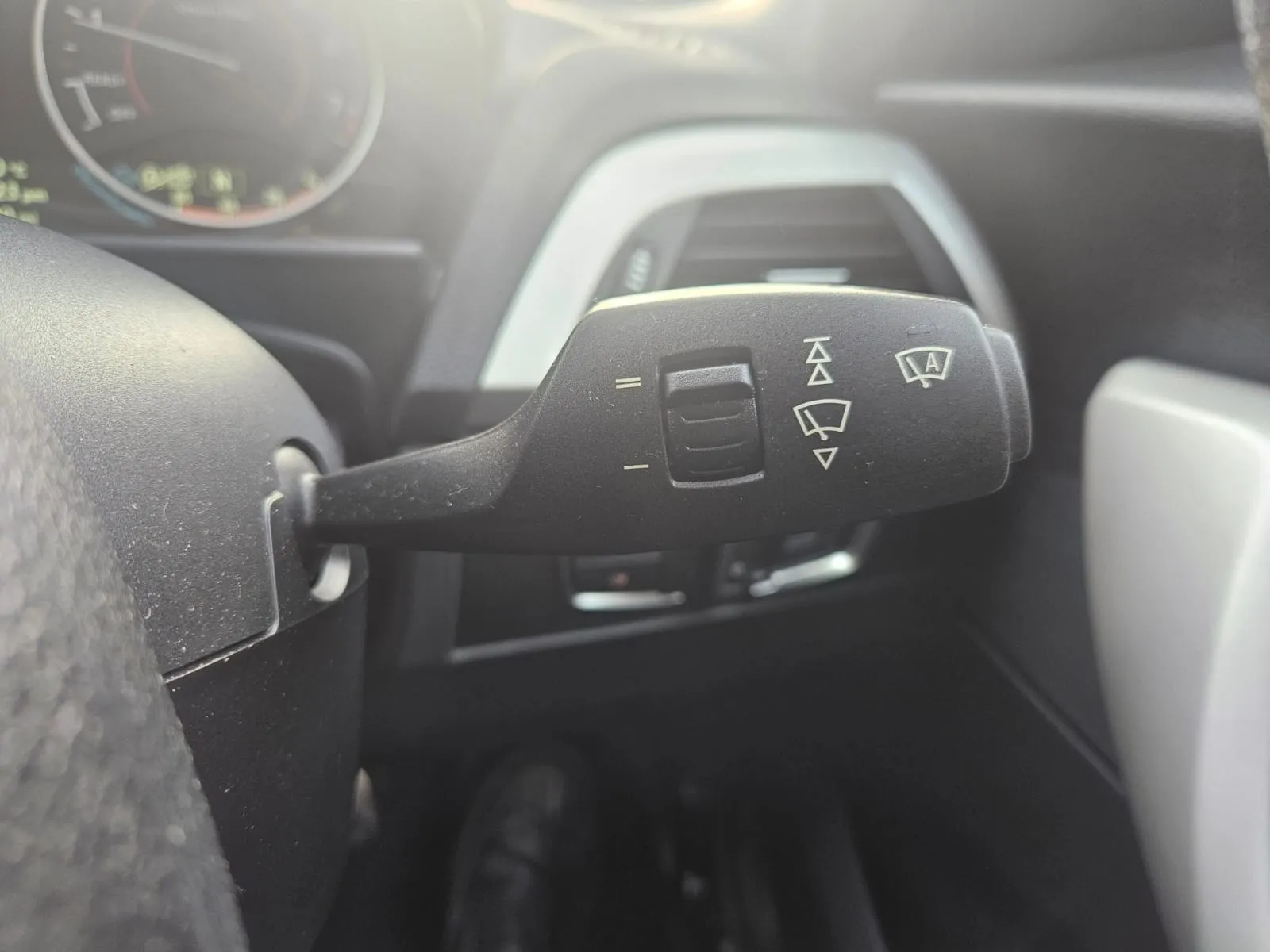 vehicle-media-26