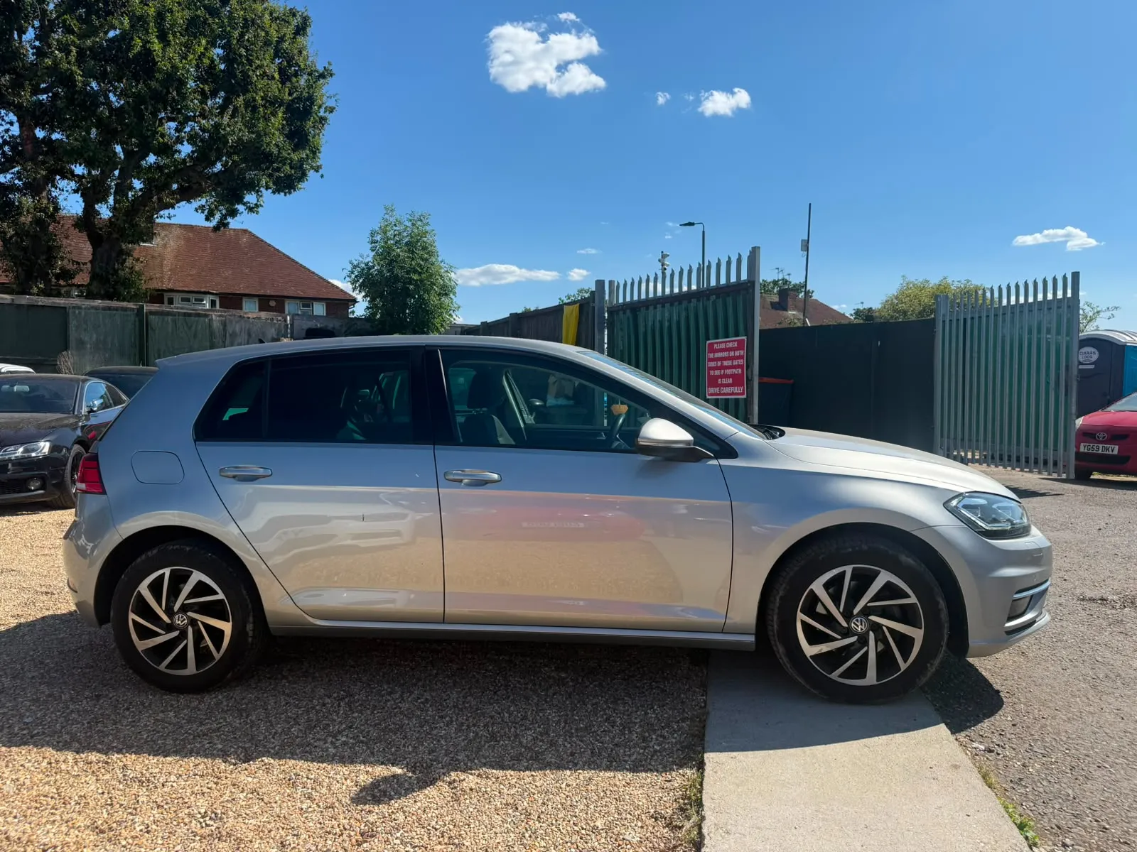 vehicle-media-11