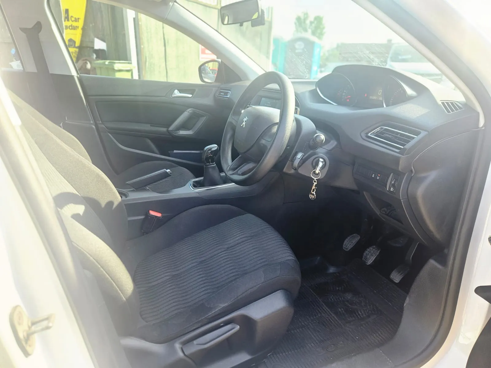 vehicle-media-14