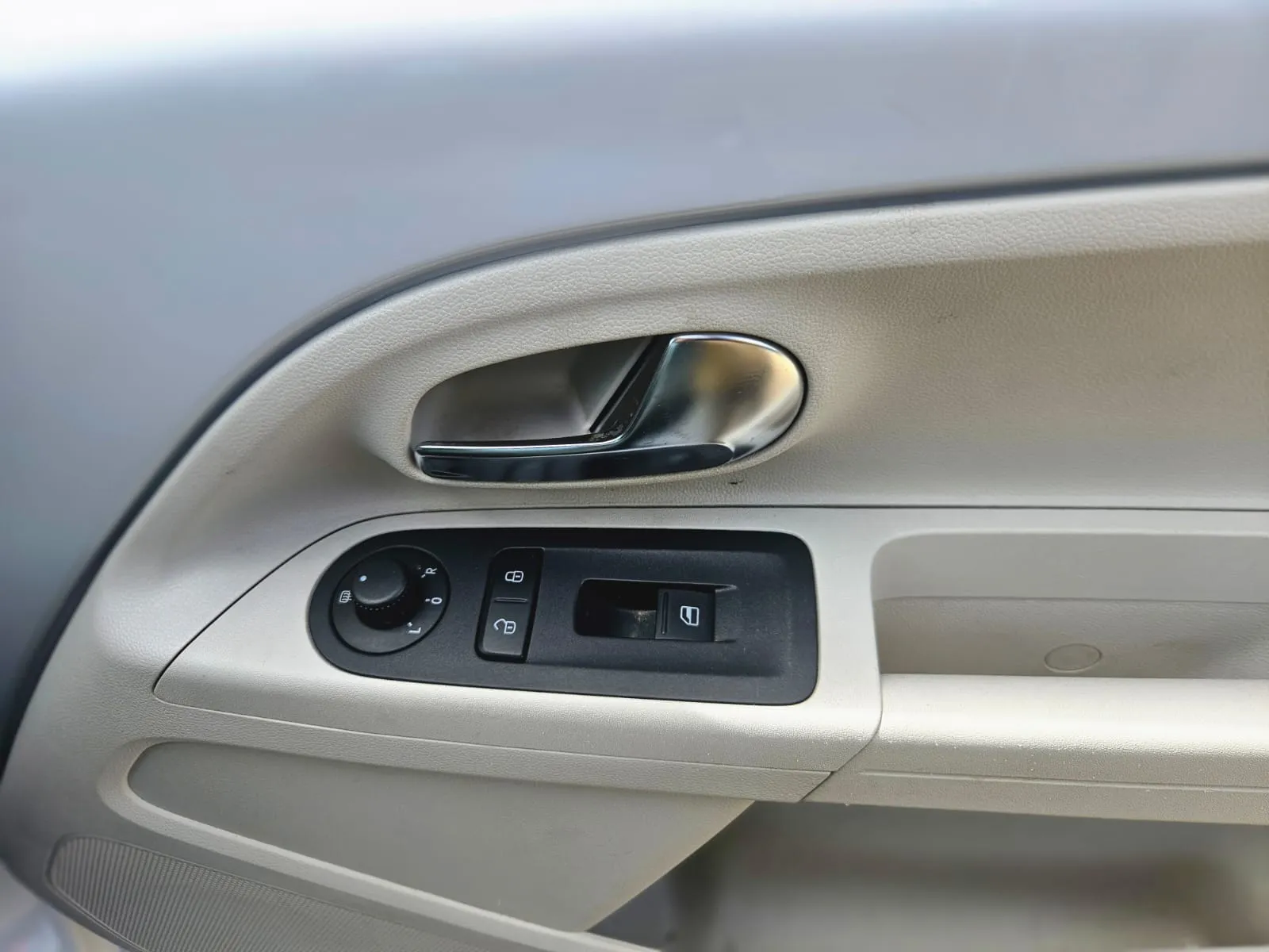 vehicle-media-13