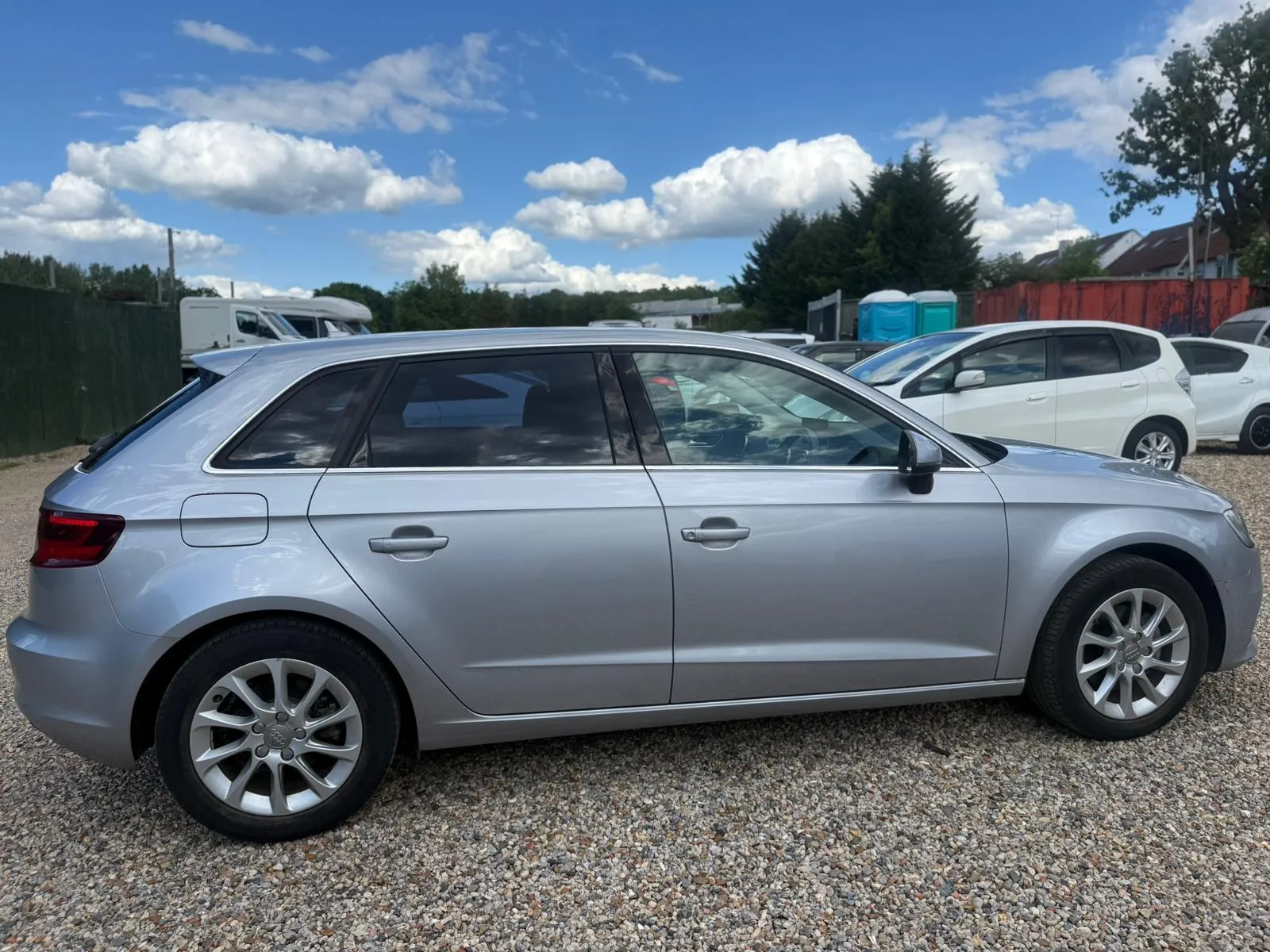 vehicle-media-15
