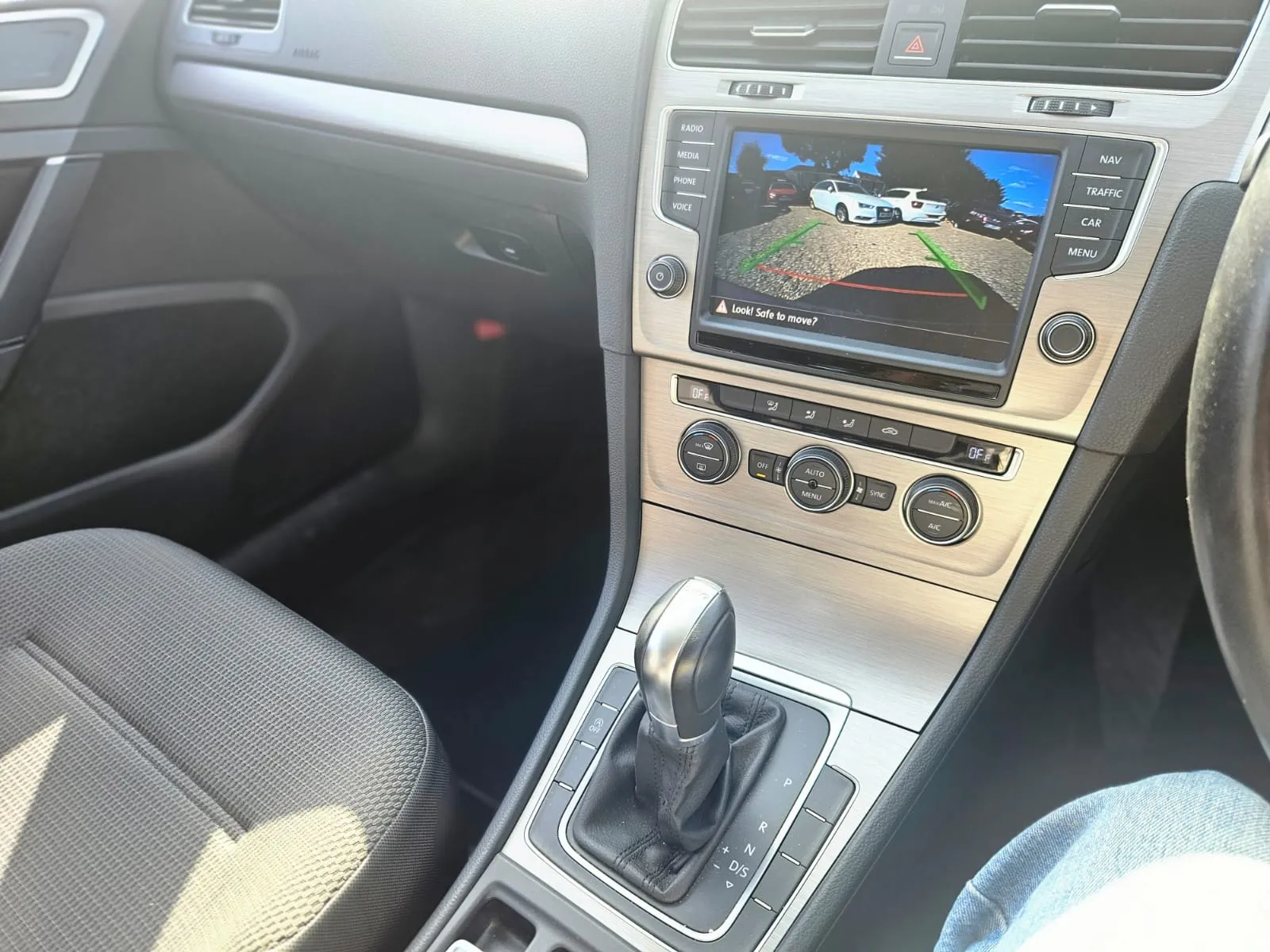 vehicle-media-32