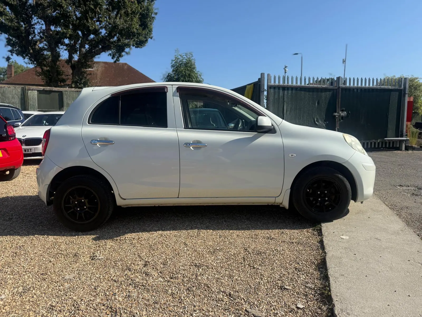 vehicle-media-14