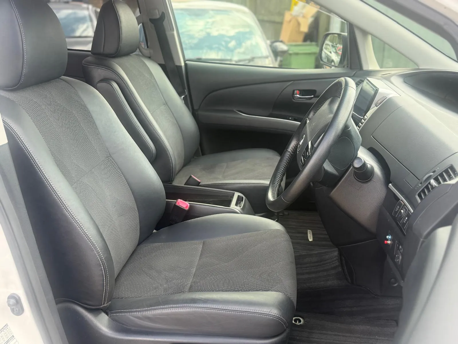 vehicle-media-37