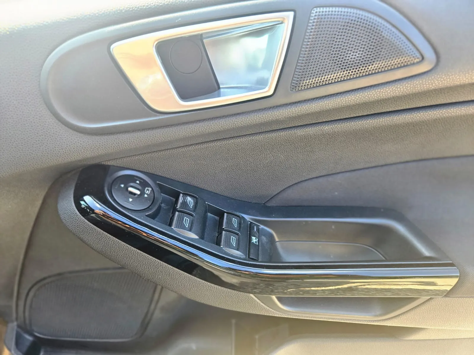 vehicle-media-22