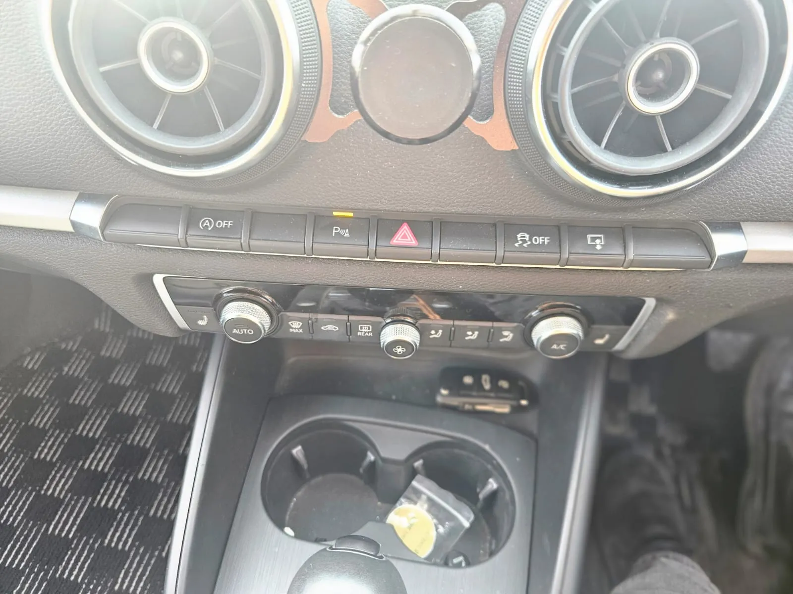 vehicle-media-25
