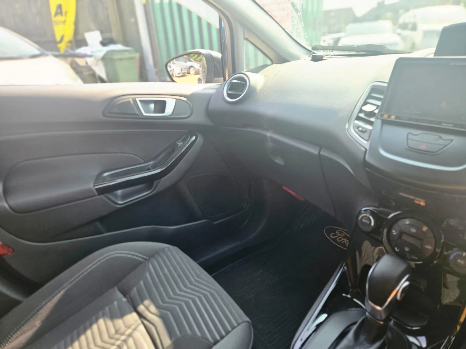 vehicle-media-26